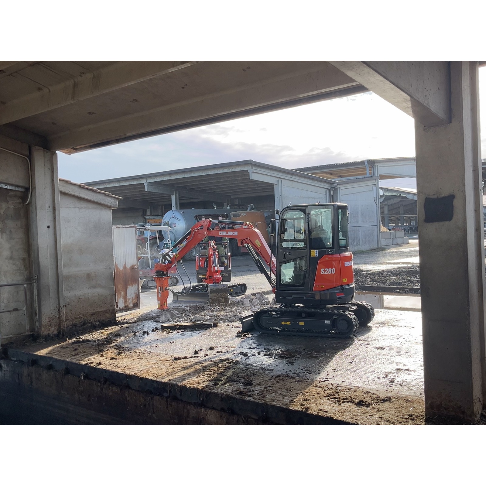 Deleks S280C kabiiniga KUBOTA mootoriga miniekskavaator - Pilt 4