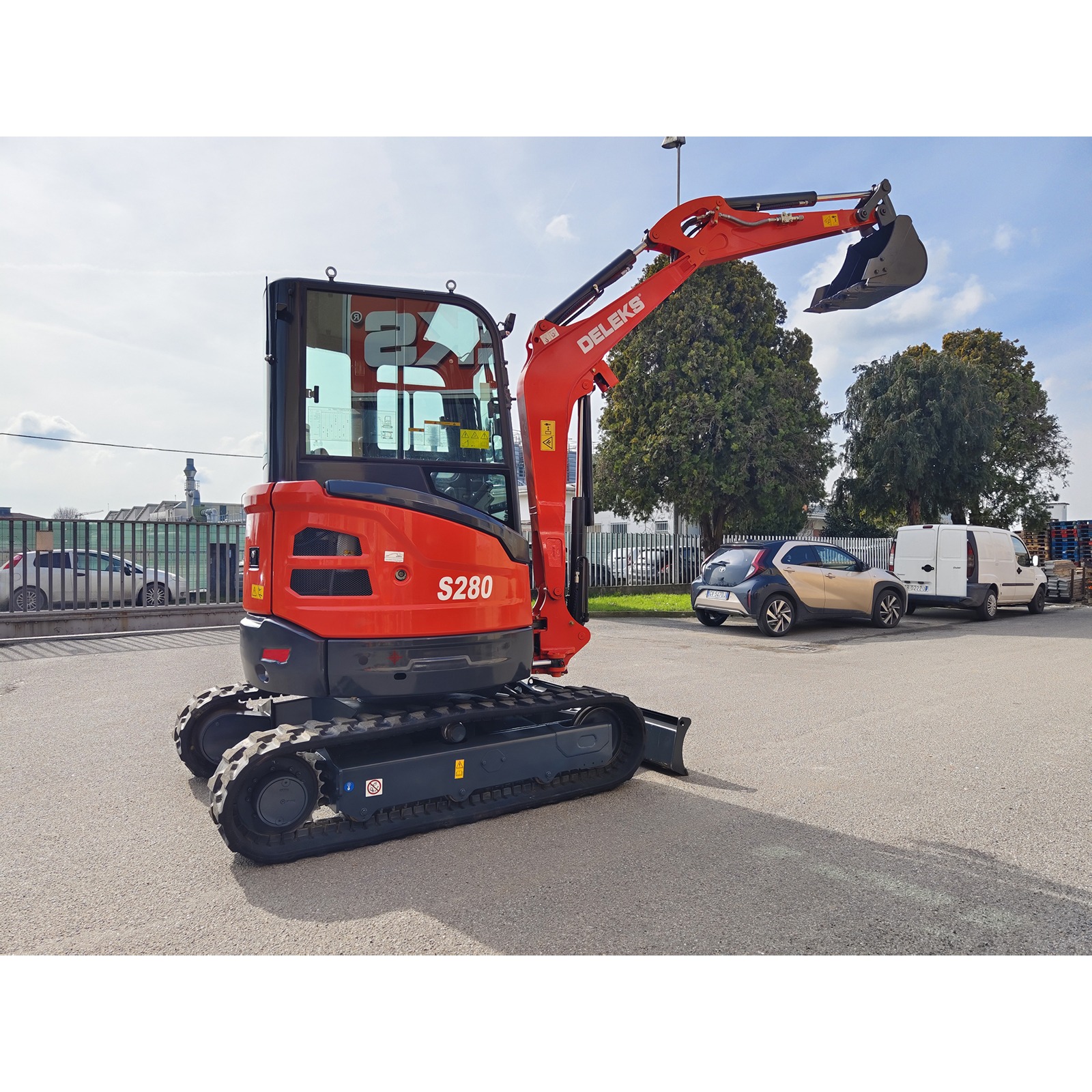 Deleks S280C kabiiniga KUBOTA mootoriga miniekskavaator - Pilt 3